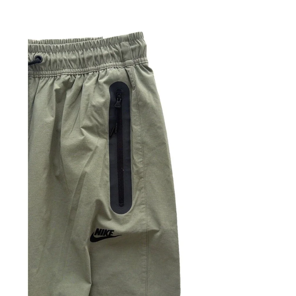 NWT $125 Nike Tech Woven Track Pants Green/Grey Men’s Size Small HM8241-015